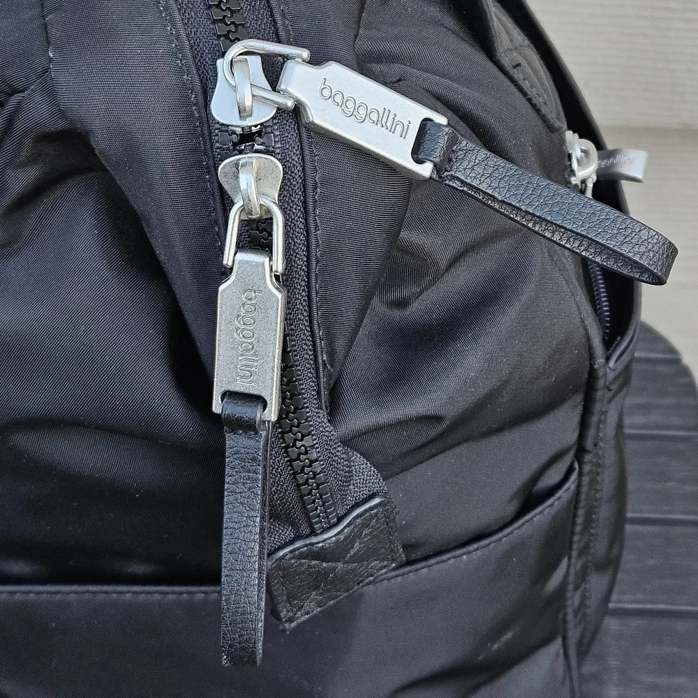 Baggallini Soho Backpack Black Laptop Purse Bag Carry On Travel Flight RFID EUC